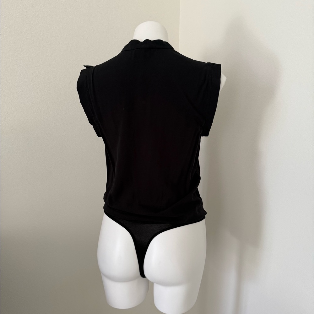 Lamarque Bodysuit Wrap Top Black Cap Sleeve Small NWT - Picture 4 of 8